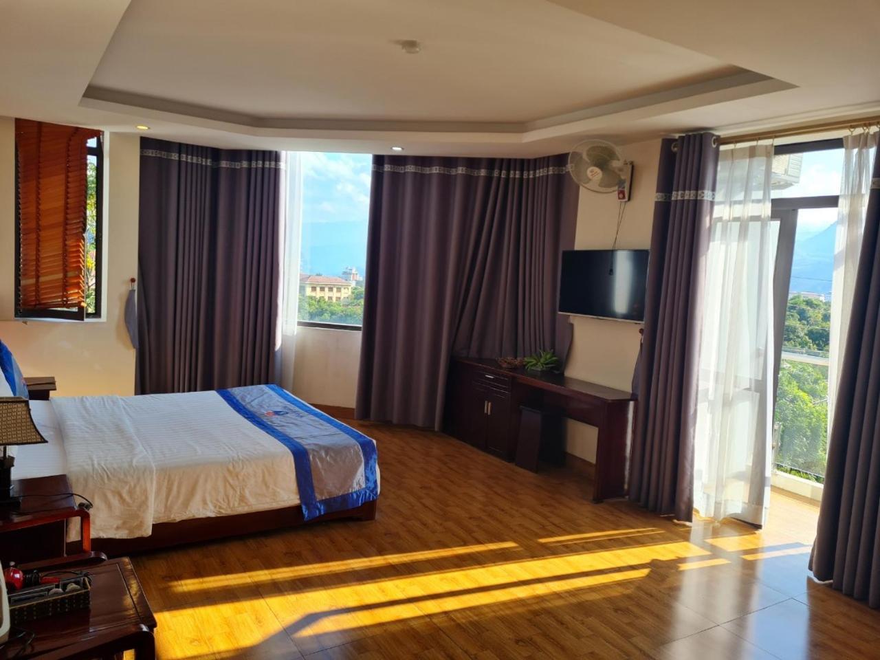 Minh Son Hotel Ta Lan Than Esterno foto